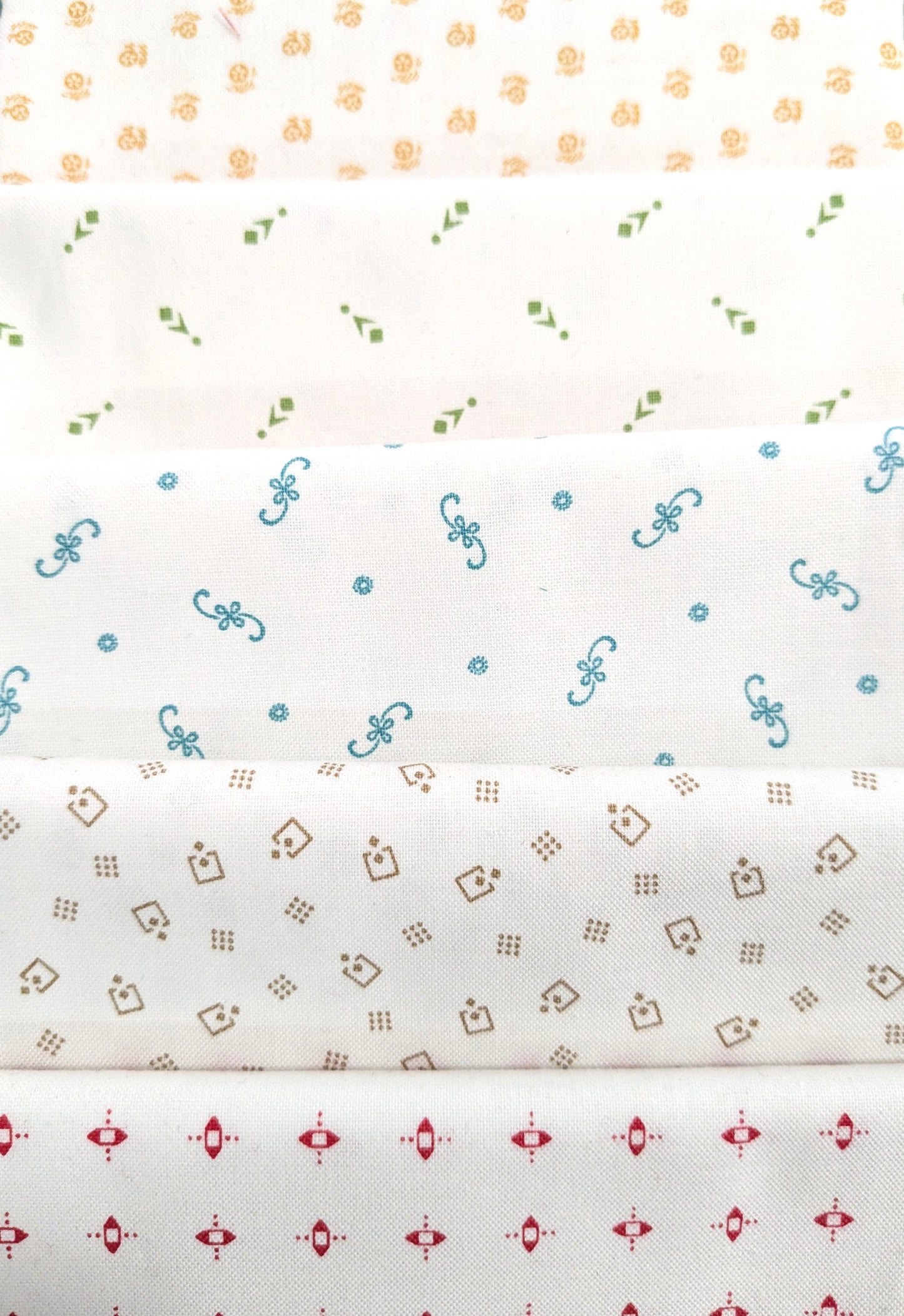 fat quarter bundle by Lori Holt - 5 pack Neutral colors