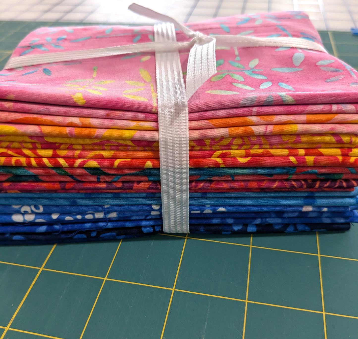 Anthology - Batik - Assortment of 10 fat quarters