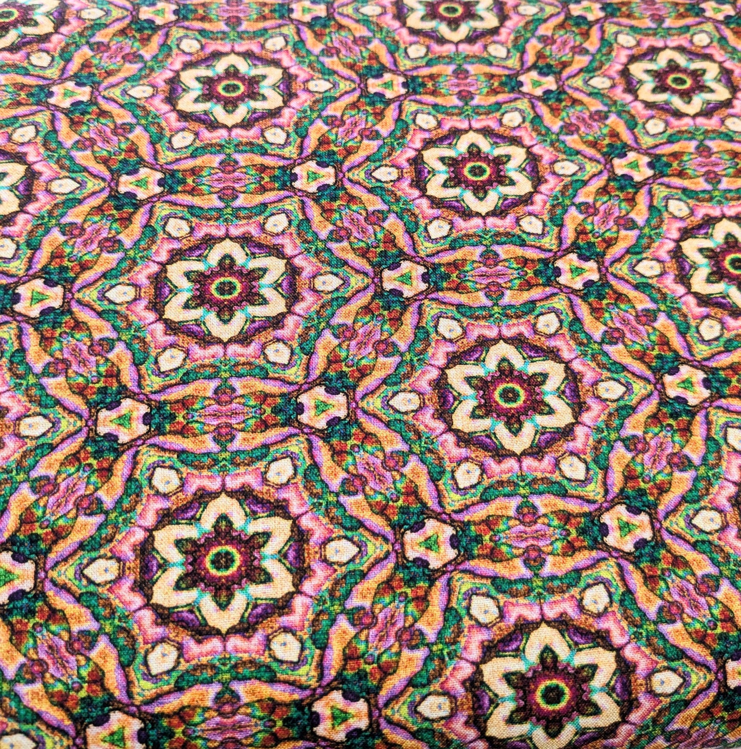 QT Fabrics - Potpourri - KALEIDOSCOPE Pinks/Reds