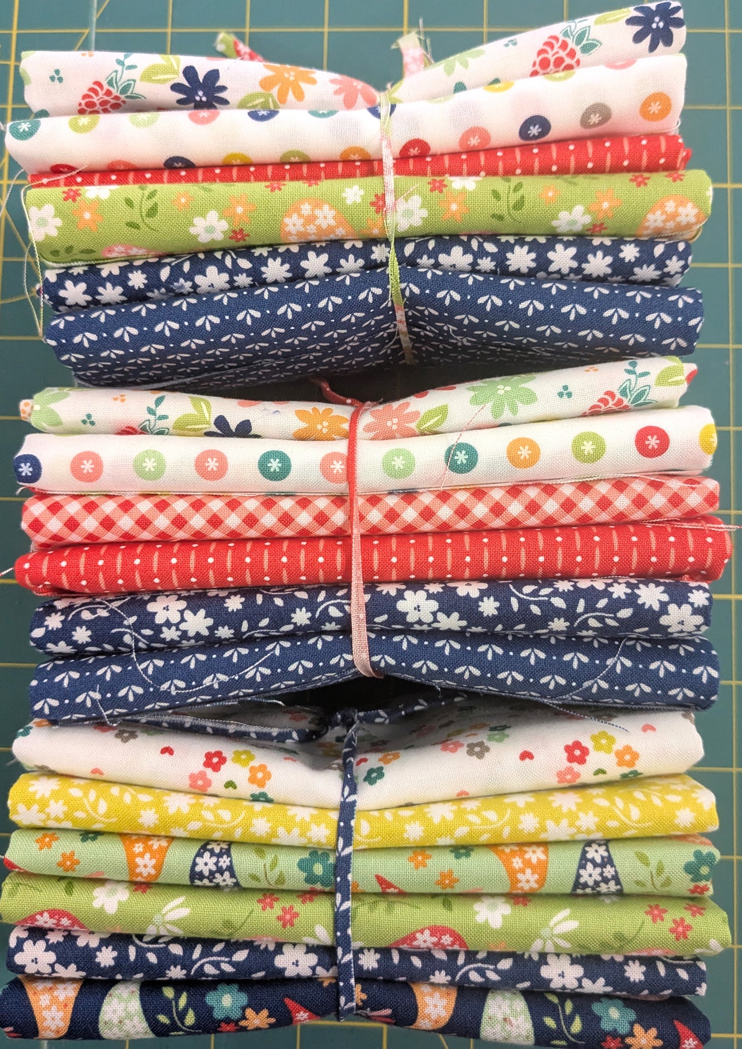 Fat Quarter Bundle - Raspberry Summer - Misc. 6 pk
